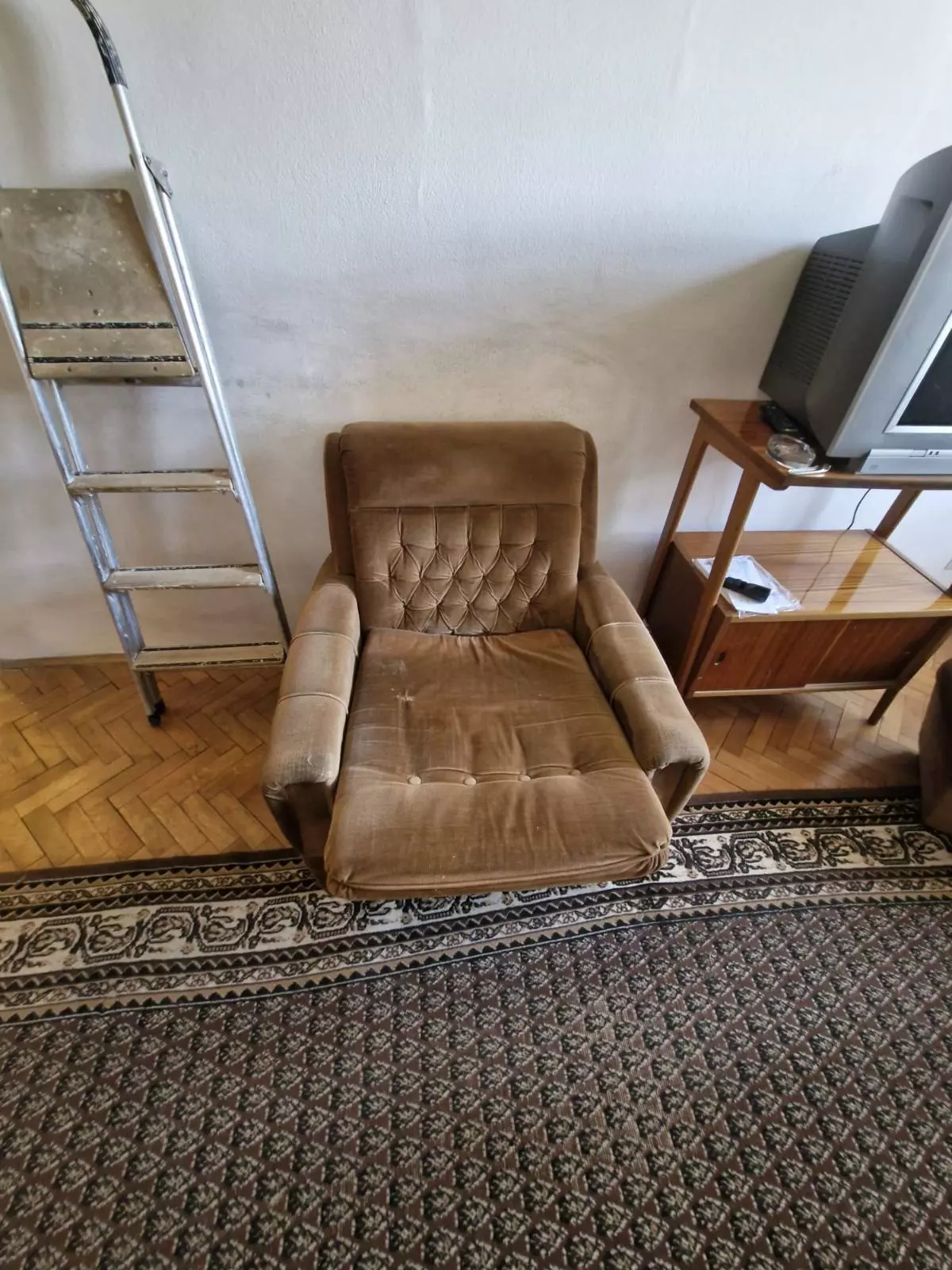 ČišćenjestanovaiodvozstarihstvariVoždovacBeograd8