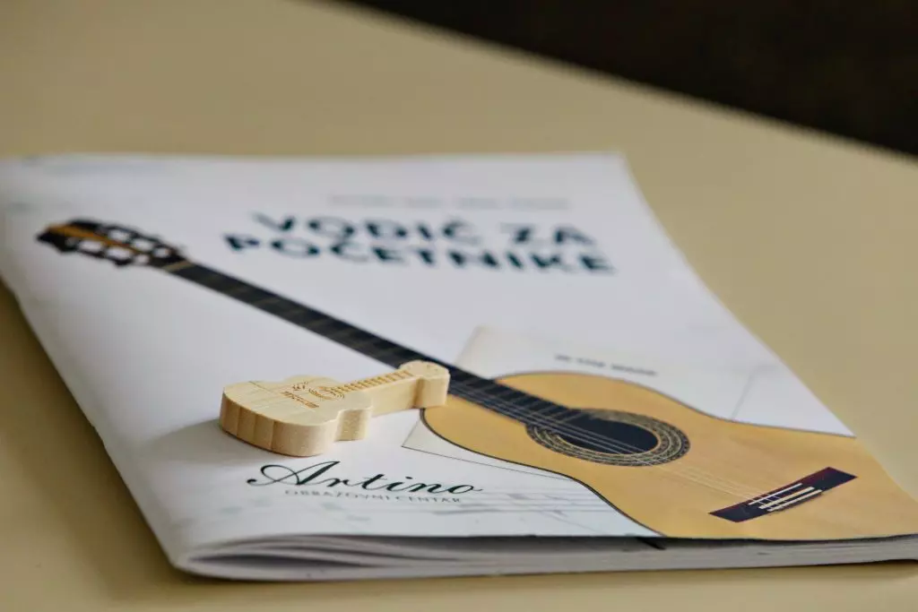 ŠkolagitareklavirabubnjasaksofonaČukaricaBeograd1