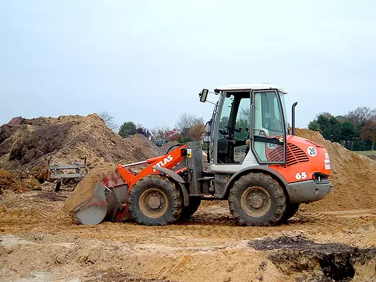 IstovarpodizanjerobeNoviSad6