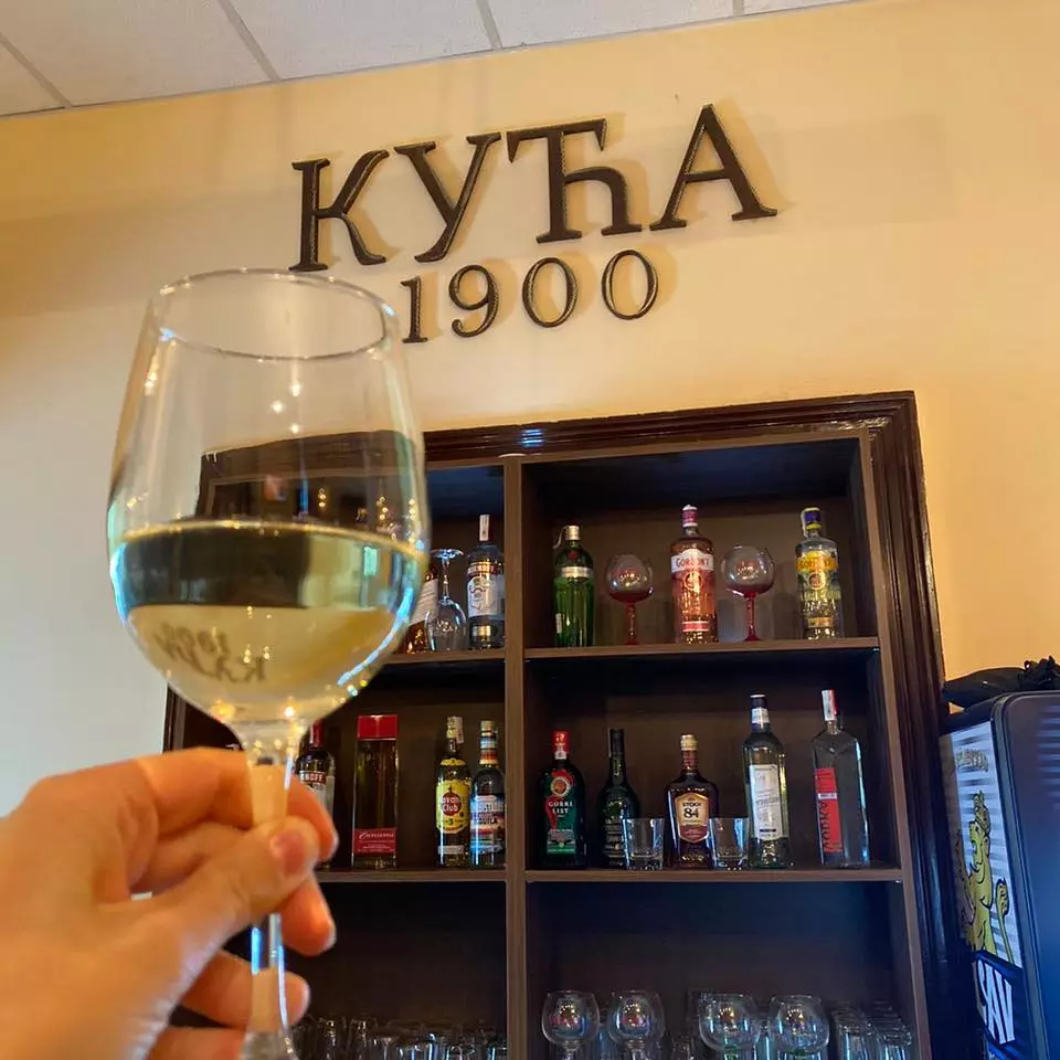 Kafe-bar-sa-muzikom-uživo-Kragujevac1