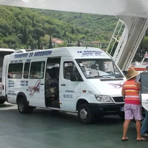 KombiprevoztransferaerodromTiranaSplitSarajevo KombiprevoztransferaerodromTiranaSplitSarajevo