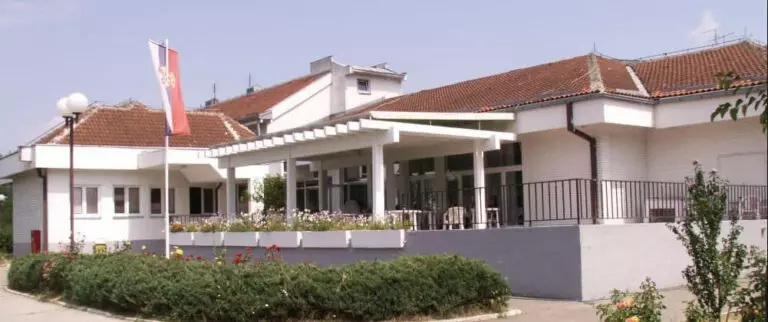 Kompletnamedicinskanega00-24hMataruškabanja Kompletnamedicinskanega00-24hMataruškabanja