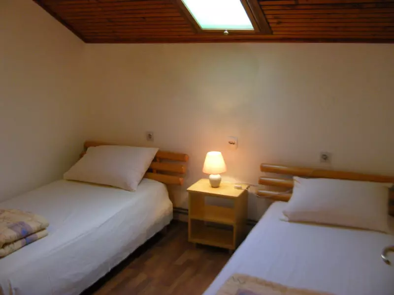 PovoljnoiznajmljivanjesobaublizinisportskogcentraMilenijumVršac1