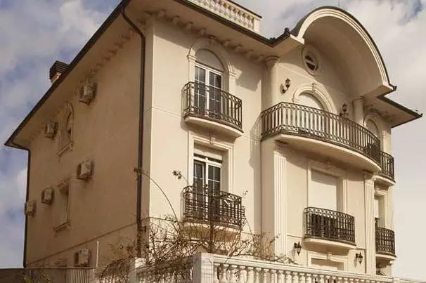 Privatna osnovna škola i gimnazija Vladislav Petković Dis Vračar