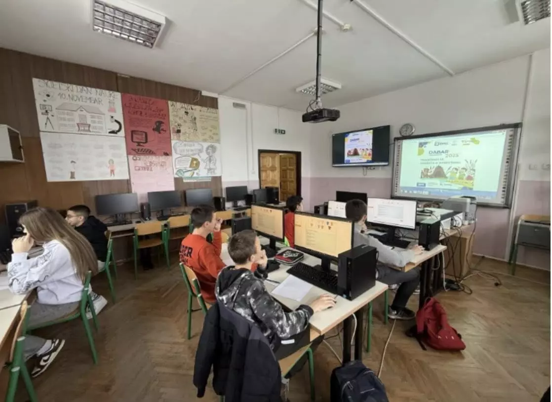 Srednjamješovitaškola17septembarŽabljak2