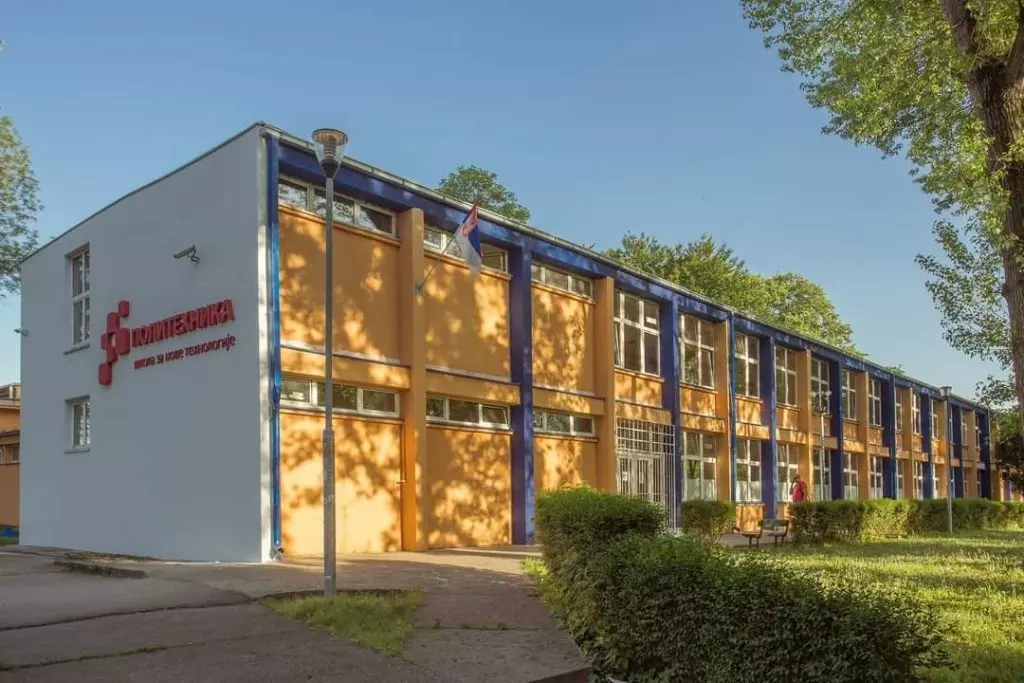 SrednjastručnaškolazanovetehnologijeZemun1 SrednjastručnaškolazanovetehnologijeZemun1