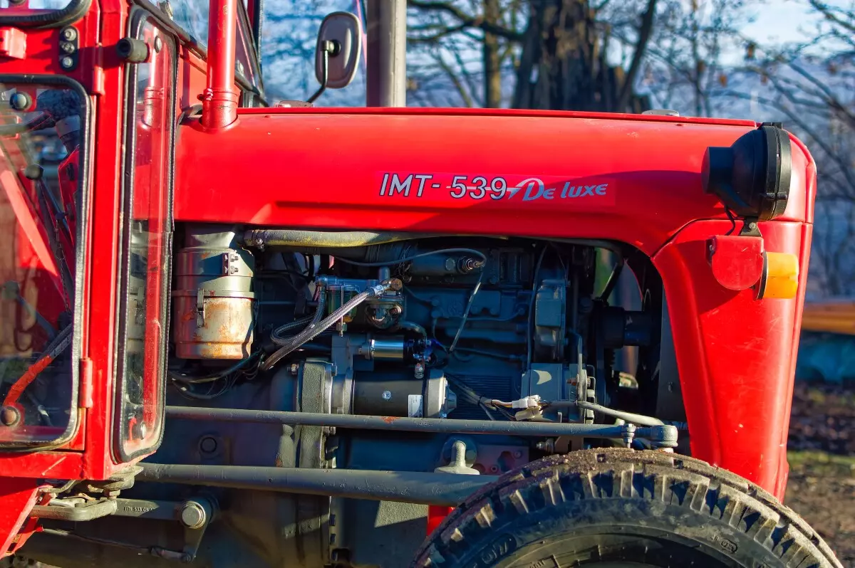 TraktorskidelovimarkeIMTZemunBeograd1