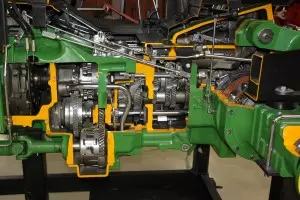 rezervni-delovi-za-traktor-lazarevac4