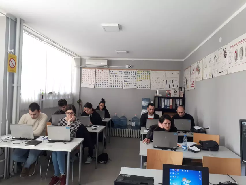 Obuka za A A1 A2 B C CE i D kategoriju Niš (5).jpg