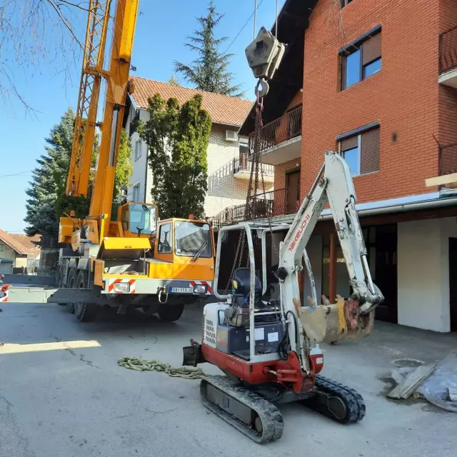 Usluge auto dizalica Novi Sad 5.jpg