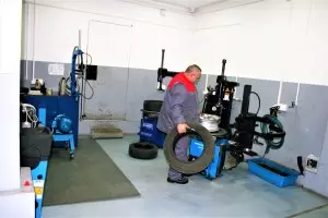 prodaja auto delova za sve tipove vozila beograd rakovica (1).jpg